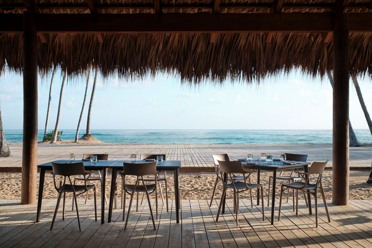 Beachfront dining in the Dominican Republic