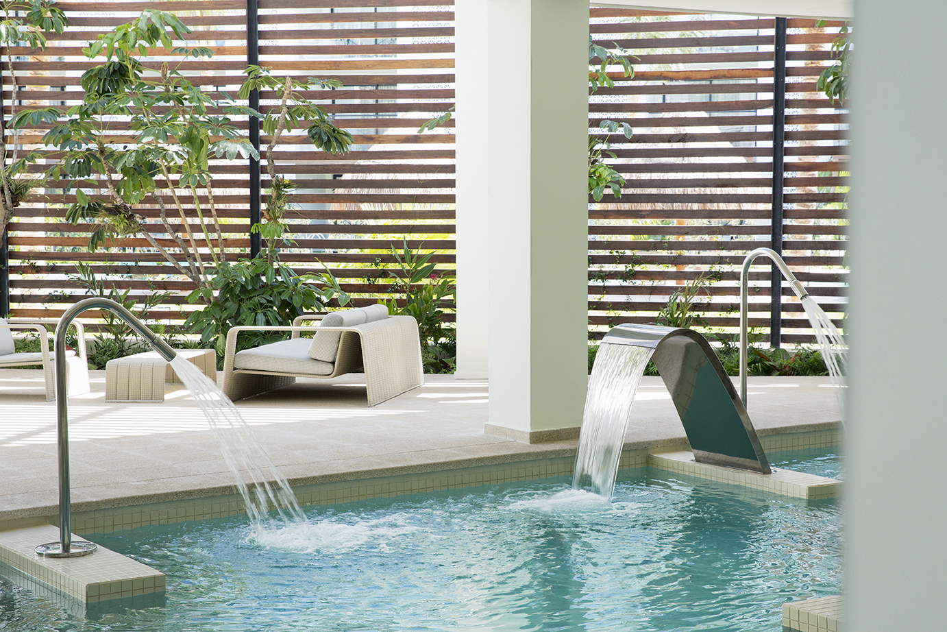 Luxury hydrotherapy spa access with Finest Club reservations